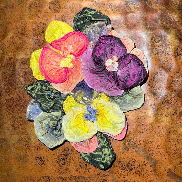 Floral Bouquet Brooch Pin Handmade - Picture 2 of 9